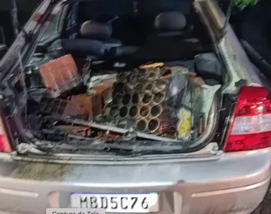Carro de SC com bombas amarradas a tijolos é encontrado próximo ao STF
