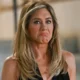 Carro invade mansão de Jennifer Aniston e destrói portão em Los Angeles