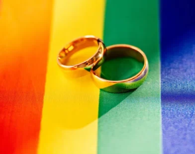 Casamentos entre pessoas do mesmo sexo renovam recorde de série histórica no Brasil