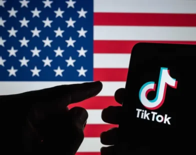 Celulares com app do TikTok são vendidos por milhares de dólares nos EUA