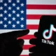 Celulares com app do TikTok são vendidos por milhares de dólares nos EUA