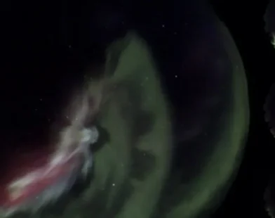 Cientistas descobrem brilhos cinzentos misteriosos em aurora boreal; veja