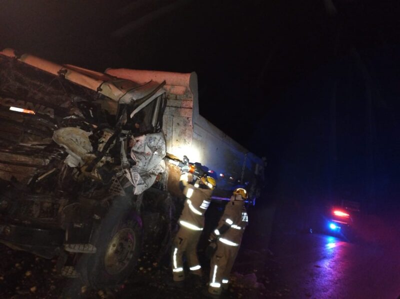 Colisão entre três veículos deixa um morto na BR-251, em Francisco Sá