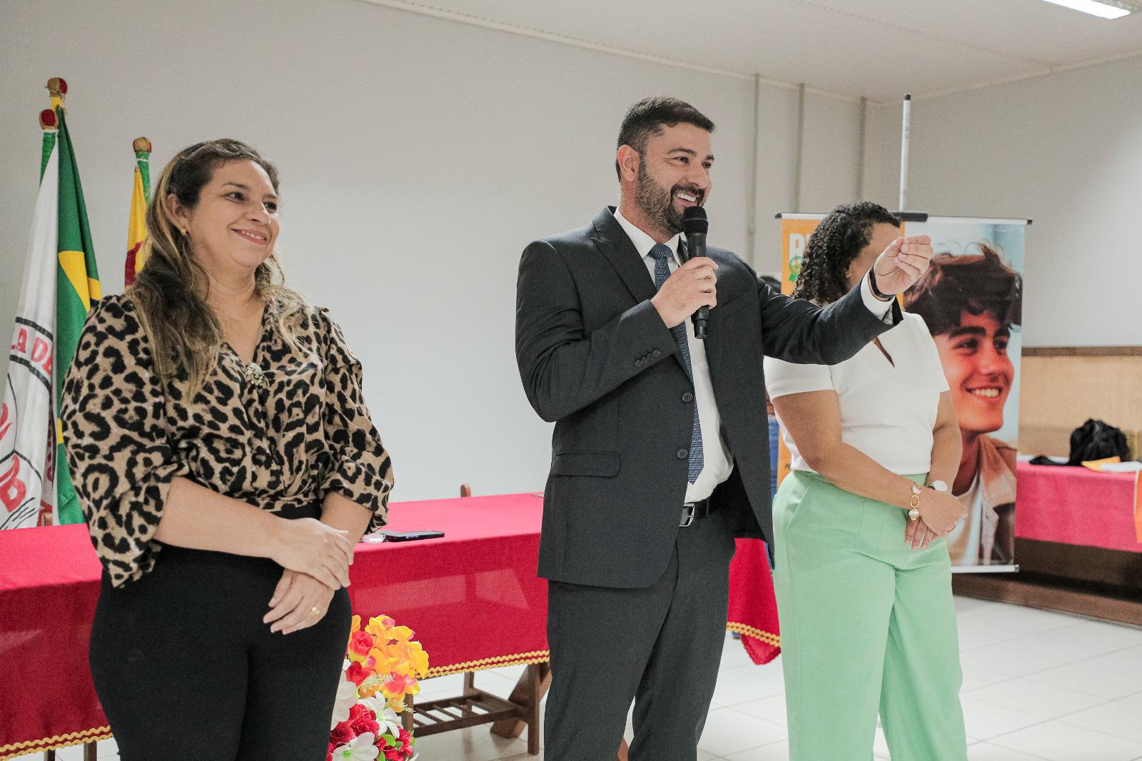 Com Mais De Cem Alunos Contemplados, Nicolau Jr Leva Oficina De Redação Para Escola Lourival Pinho