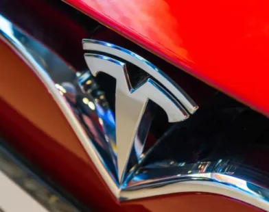 Com Musk alvo de protestos, vendas da Tesla caem 76% na Alemanha