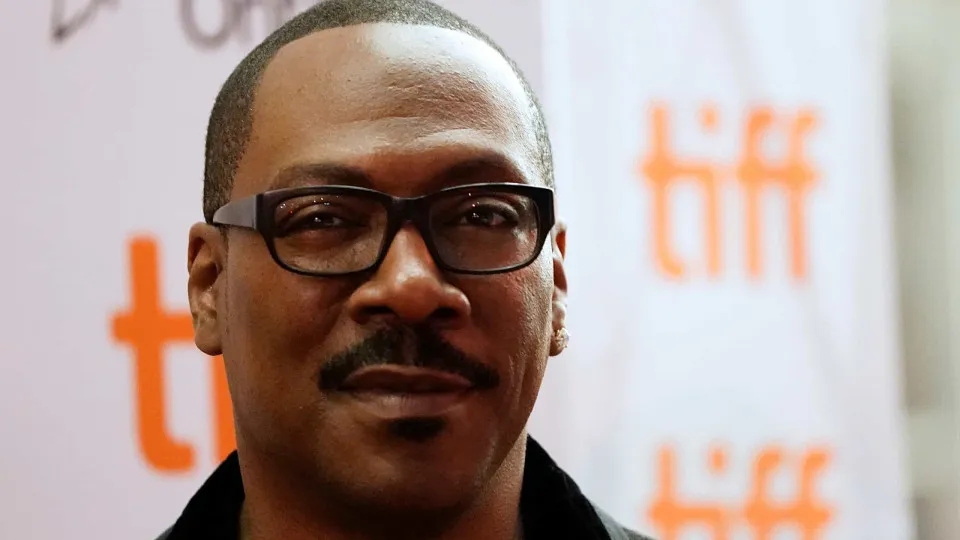 Com 'Um Tira da Pesada 4', Eddie Murphy resgata o carisma da franquia