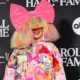 Com novo álbum, Sia não muda a vida das pessoas, mas alivia suas jornadas