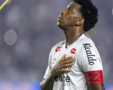 Com problemas familiares, Gil é liberado de treino do Santos