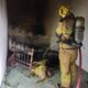 Criança brinca com isqueiro, coloca fogo na cama e incendeia a casa em Salinas