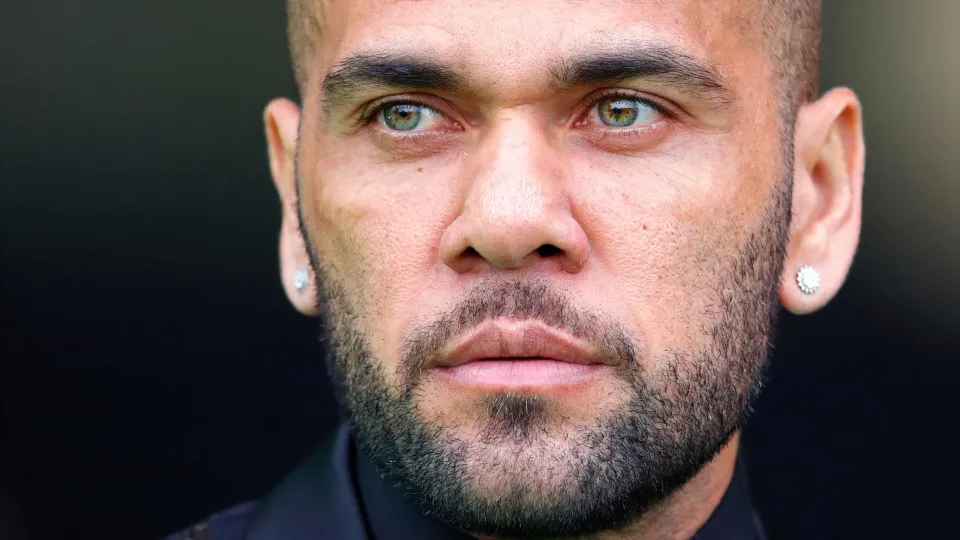 Daniel Alves pode receber indenização por 'prisão indevida'; veja valores