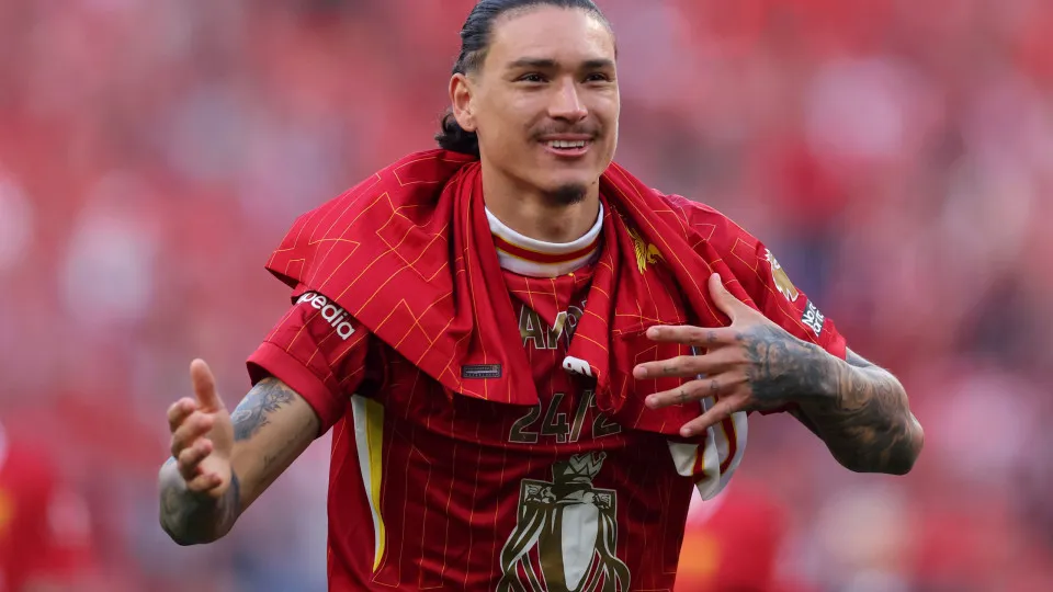 Darwin Núñez deve deixar o Liverpool e aceita ir para o Atlético de Madri