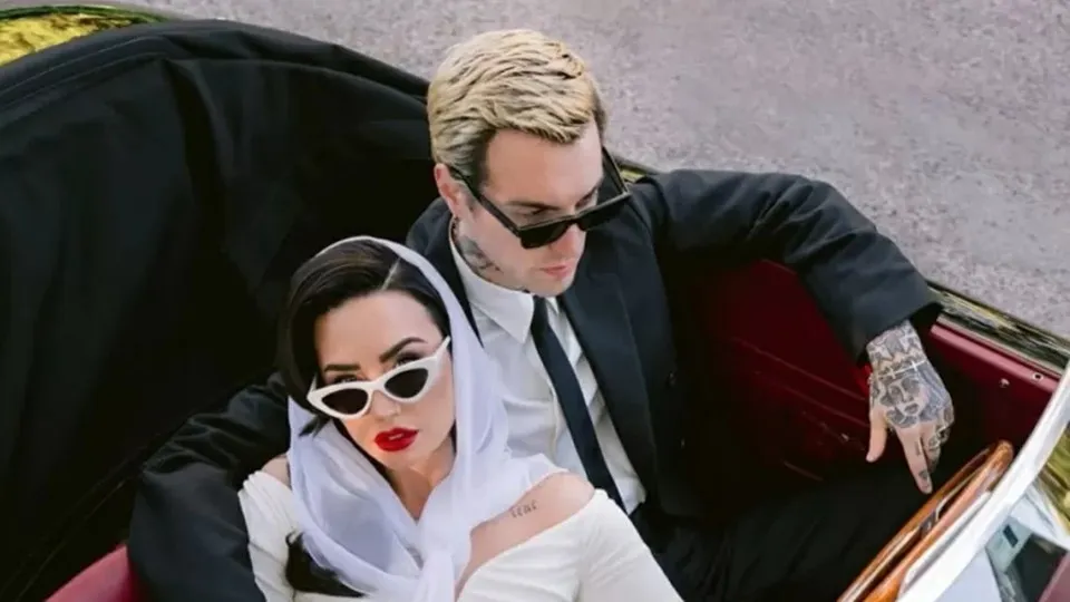 Demi Lovato se casa com músico Jordan Lutes em cerimônia na Califórnia