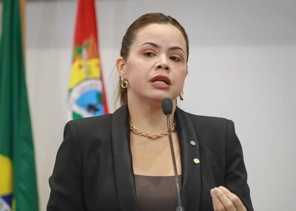 Deputada Michelle Melo denuncia caos na saúde do Acre e cobra responsabilidade | ac24horas