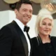 Dois anos após a separação, ex-mulher de Hugh Jackman diz que foi traída