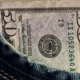 Dólar cede ante real e juro curto sobe pós Copom e com Treasuries