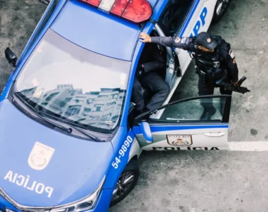 Duas pessoas são baleadas por policial durante show em Foz do Iguaçu