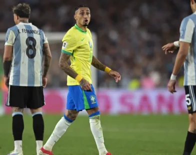 Ednaldo Rodrigues e Raphinha silenciam após goleada em semana de reeleição e fala polêmica