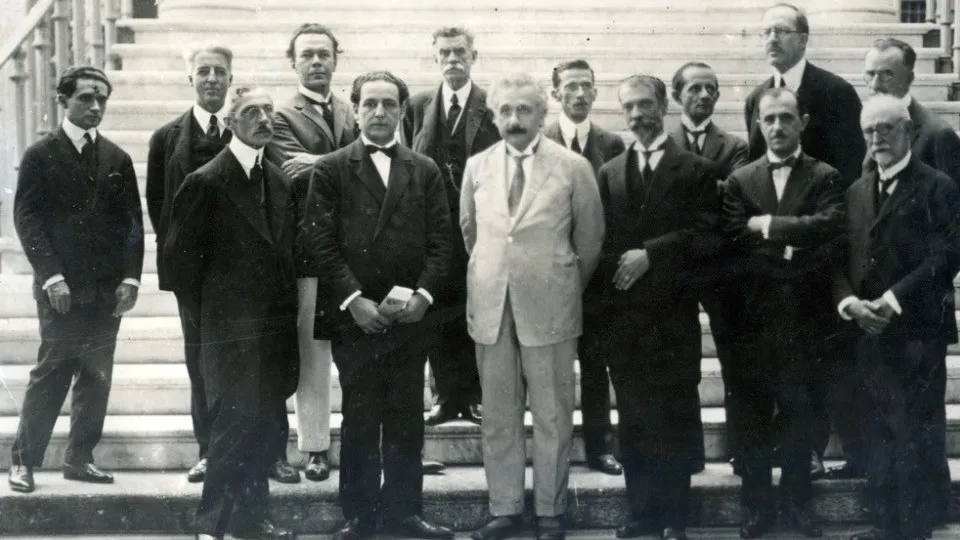 Einstein visitou Brasil a contragosto e chamou cientista de 'macaco', mostram diários