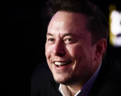 Elon Musk de saída? Tesla faz esclarecimento sobre a procura de novo CEO