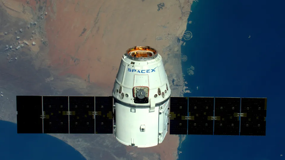 Em 7º teste, SpaceX captura 1º estágio do Starship com braços robóticos