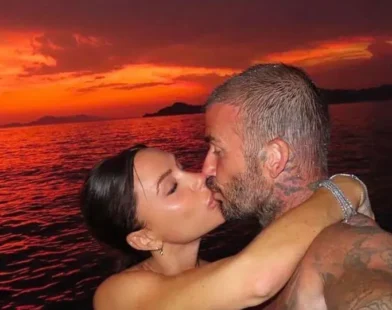 Em dia de aniversário, Victoria Beckham se declara ao marido: "Te amo"