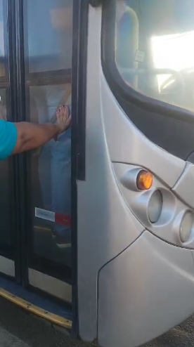 Empresa de ônibus admite falhas no transporte público e promete melhorias em Linhares