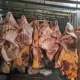 Empresa vendeu 800 toneladas de carne podre submersa na enchente do RS