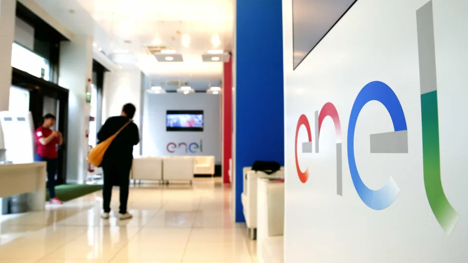 Enel SP diz ter restabelecido a energia para 92% dos clientes afetados pelas chuvas de quinta