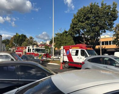 Engavetamento entre três carros causa congestionamento no Sudoeste