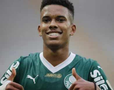 Estêvão é chamado de 'próximo Neymar' por imprensa inglesa