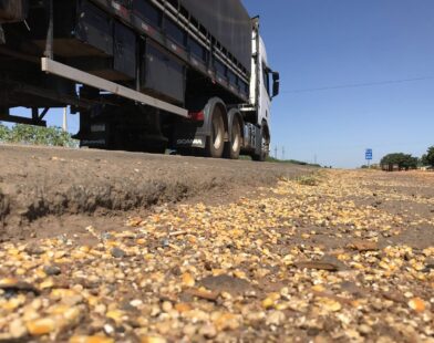 Estradas ruins travam logística do agro, diz especialista