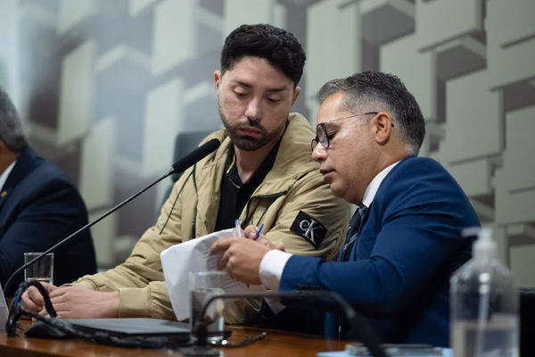 “Eu era evangélico, mas estou desviado”, diz Rico em CPI; vídeo