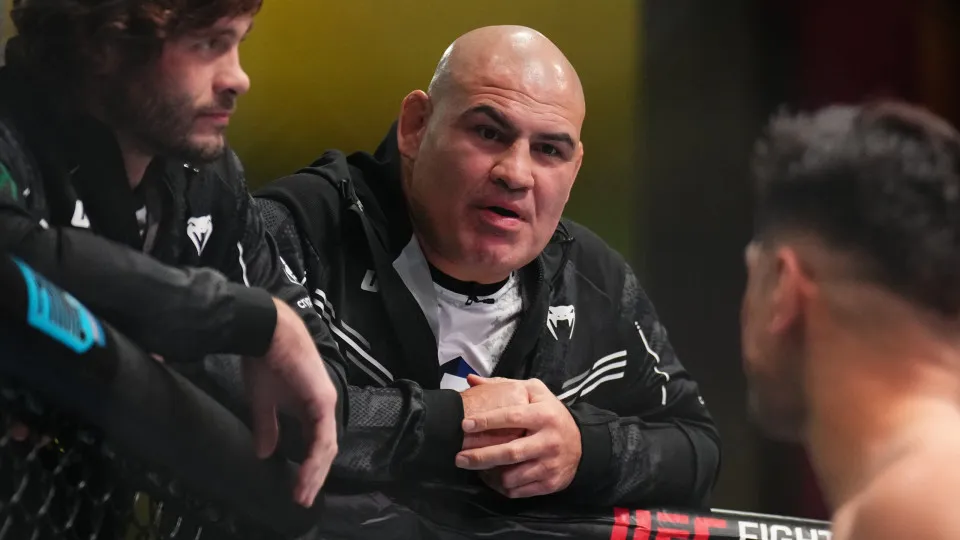 Ex-campeão do UFC, Cain Velásquez, é condenado a 5 anos de prisão