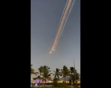 Explosão do Starship cria cenário de ‘chuva’ de meteoros; veja