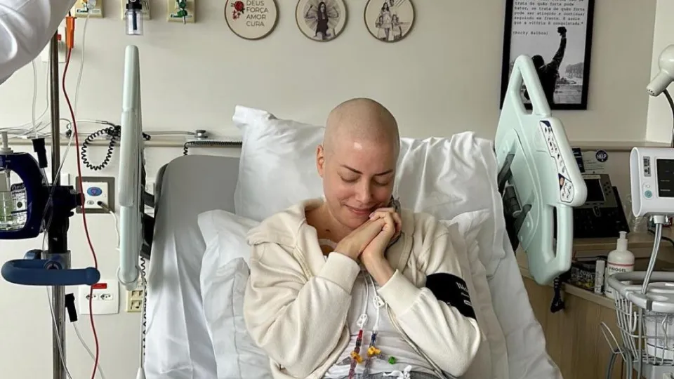 Fabiana Justus celebra 1 ano de transplante de medula óssea