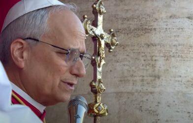 Fiéis invadem perfil do papa Leão XIV, que chega a 100 mil seguidores