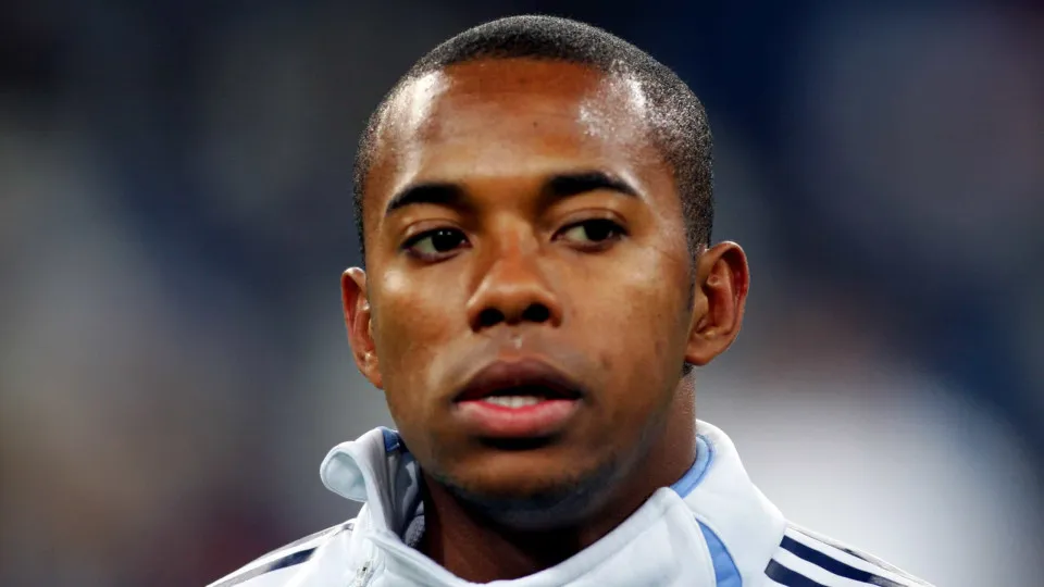 Fux vota contra recurso em que defesa pede soltura de Robinho