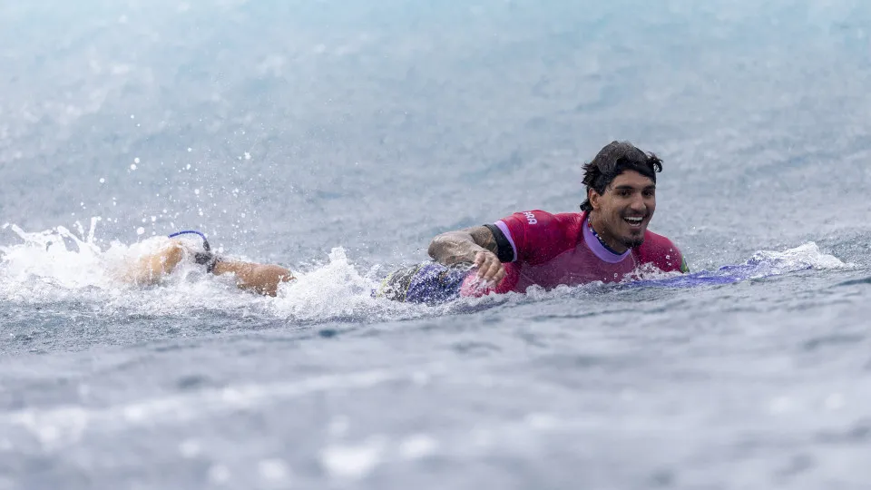 Gabriel Medina fica em último no Mundial de Surfe, mas não será rebaixado