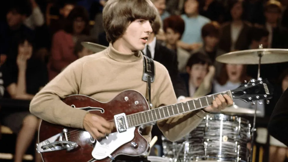 George Harrison oscila entre o místico e o desprezível na biografia 'O Beatle Relutante'