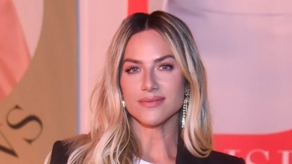 Gio Ewbank relata invasão de sua casa: "tinha uma mulher sentada"