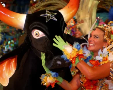Globo fecha contrato e vai transmitir Festival de Parintins 2024 para todo o Brasil