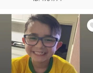 Golpistas usam vídeos de menino com síndrome rara para desviar doações