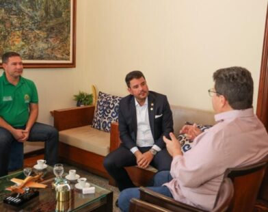 Governador recebe diretor institucional do 3º maior frigorífico do Brasil, que iniciou atividades no Acre