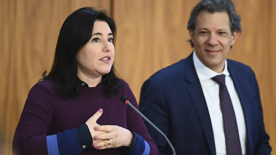 Governo Lula congela R$ 31,3 bi em despesas para cumprir meta