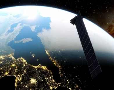 Governo assina acordo com empresa chinesa que oferecerá internet como a da Starlink, de Musk