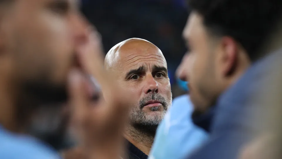 Guardiola quer elenco menor no City e ameaça deixar o clube