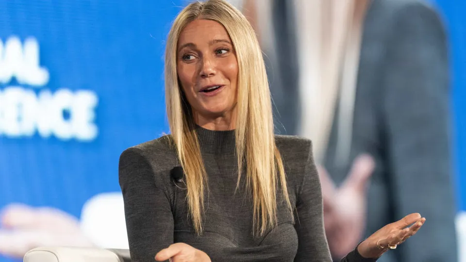 Gwyneth Paltrow volta a defender vela com 'cheiro de vagina'