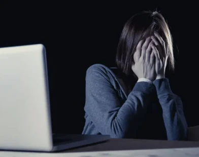 IA lê prontuários e detecta violência contra mulher 92 dias antes de caso se agravar