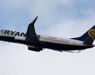 Idosa é esquecida em aeroporto na Alemanha após voo da Ryanair decolar