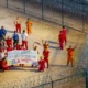 Imigrantes detidos em prisão nos EUA pedem para ser deportados